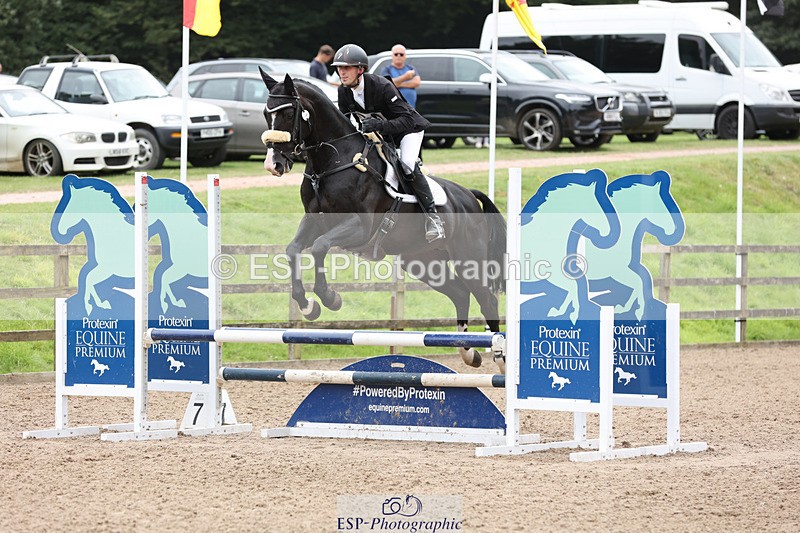 240804-142204-15829 - 616-Max_Forster-HEVANS_ROYAL_REVOLUTION