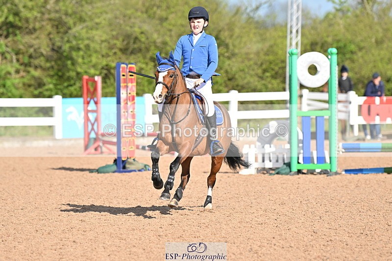 240504A-091723-00069 - Cls 11 Clear Round 50cm