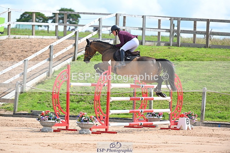 230721A-105610-05500 - Cls 6, 2 Star Medium 1.35m