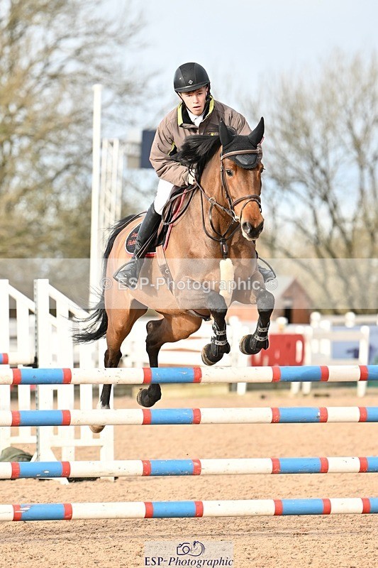 241208-132221-01756 - Cls 21 Newcomers and 1.10m Open