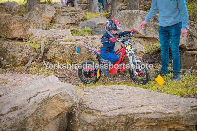 DSCF0203 - Ripon MC Trial 27/09- kids