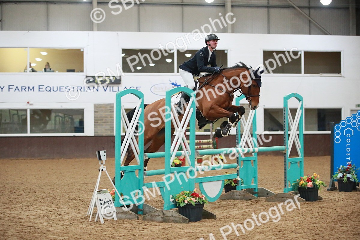 SBM_001088 - Class 4 - Senior Newcomers - 1.10m Open