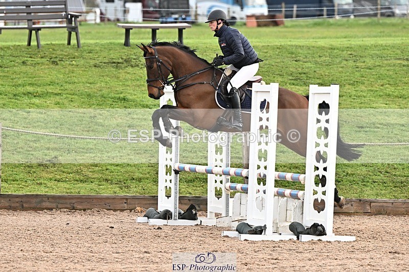 250416-090620-00024 - Cls 1 British Novice and 90cm