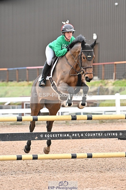 241206-123401-00752 - Cls 5 Newcomers and 1.10m Open