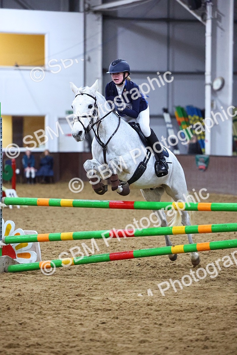 SBM_002780 - Class 6 - Holly & Ivy Stakes - 90cm