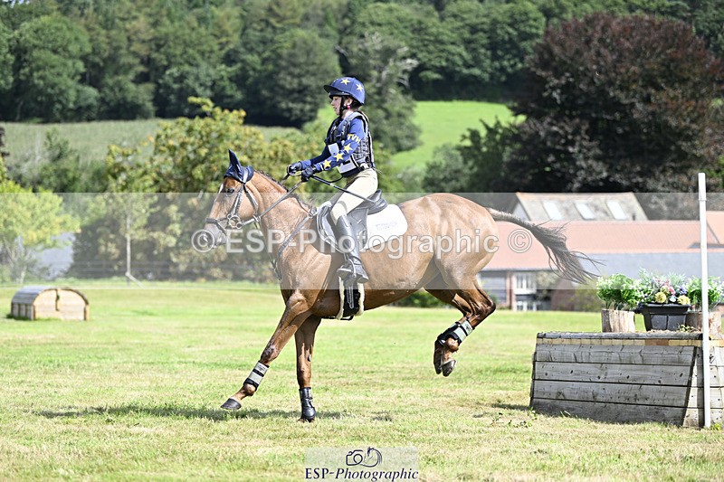 240825X-113009-32539 - 70cm XC 11.00 to 12.00