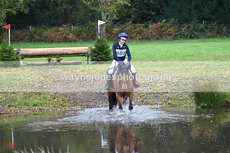 WJ7_3134 - Time 10:47 to 11:11 at the water