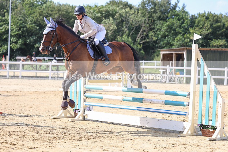 3E7A0516 - Class 4: Senior British Novice/90cm open
