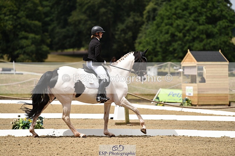 140110A-012222-10906 - 002-Michelle.Wallis-Alvescot.Winning.Mood