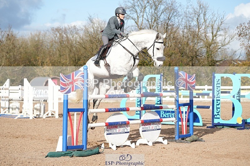 251108-132629-02722 - Cls 13 Foxhunter and 1.20m Open