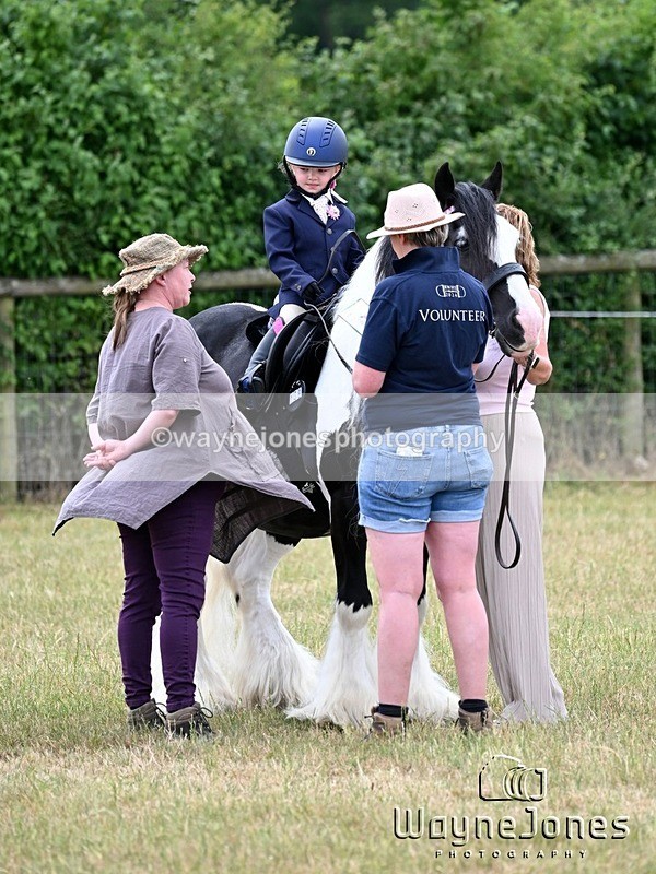 WJ6_8662 - Nancy & Churchill's first Show 22-06-25