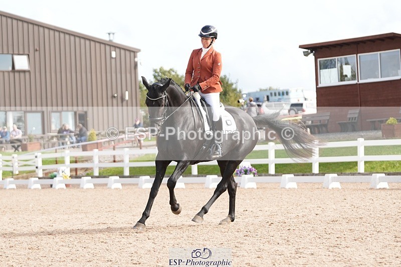 250906-103018-01497 - 004-Charlotte.DickerDevaldi's.Kiss