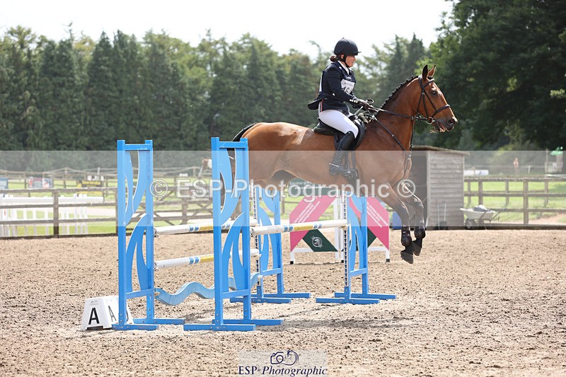 240804-120939-13027 - 464-Tichy_Sanders-SPARHANGER_VELVET