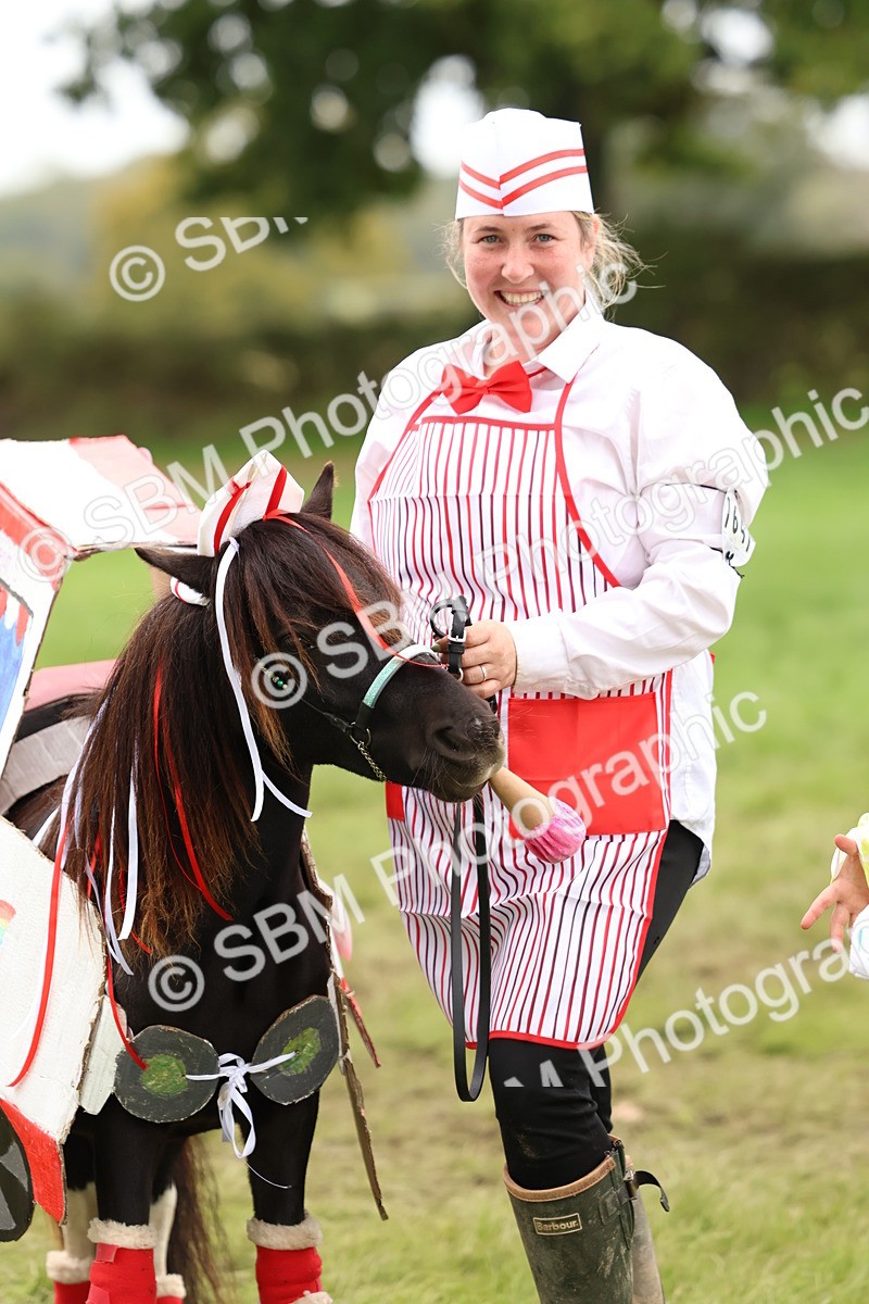 SBM_61655 - S37a - Fancy Dress Showing
