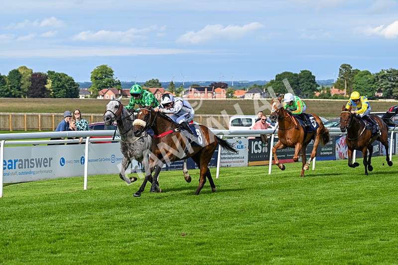 160724-Race 6-Blufferonthebus-9439 - Race 6