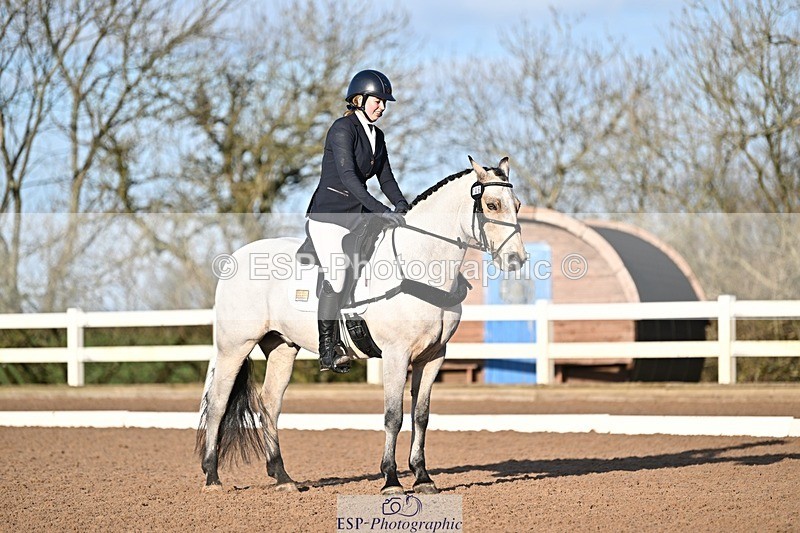 241214-104243-01203 - 146-CHLOE.DUNN-Towerhill.Shamie