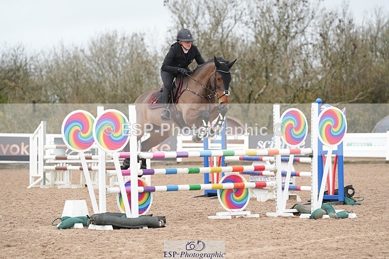 251109-103149-03396 - Cls 19 Snr 1.05m Open