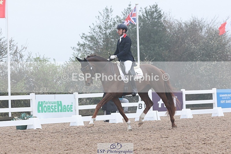 250404-090906-04387 - 076+074-Angus.Corrie-Deane+Amelia.Struel