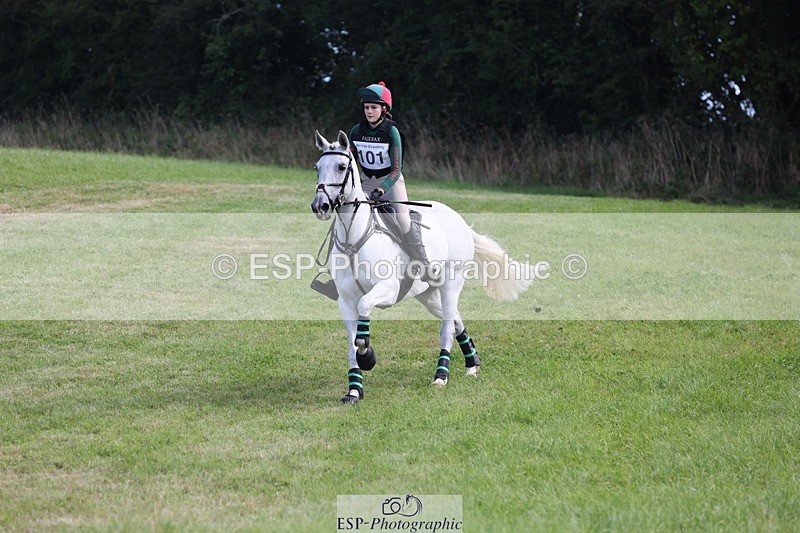 240831A-104316-00909 - 101-Issy.Perry-DATE.NIGHT