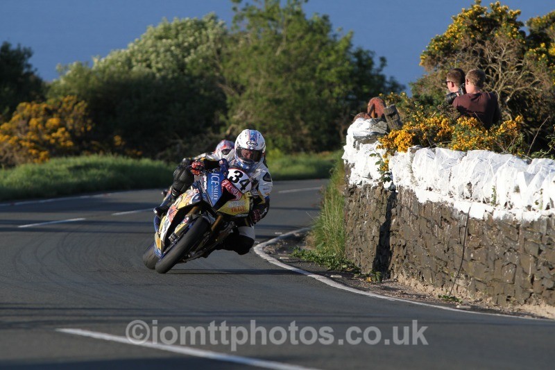 Paul Shoesmith BMW / Ice Valley by Motorsave Trade - Monday Practice Solos