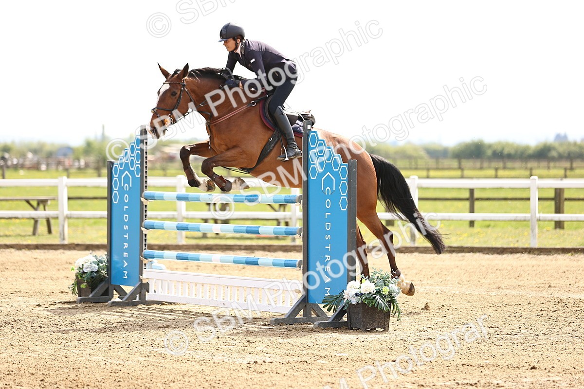  - Class 13 - Senior Foxhunter - 1.20m