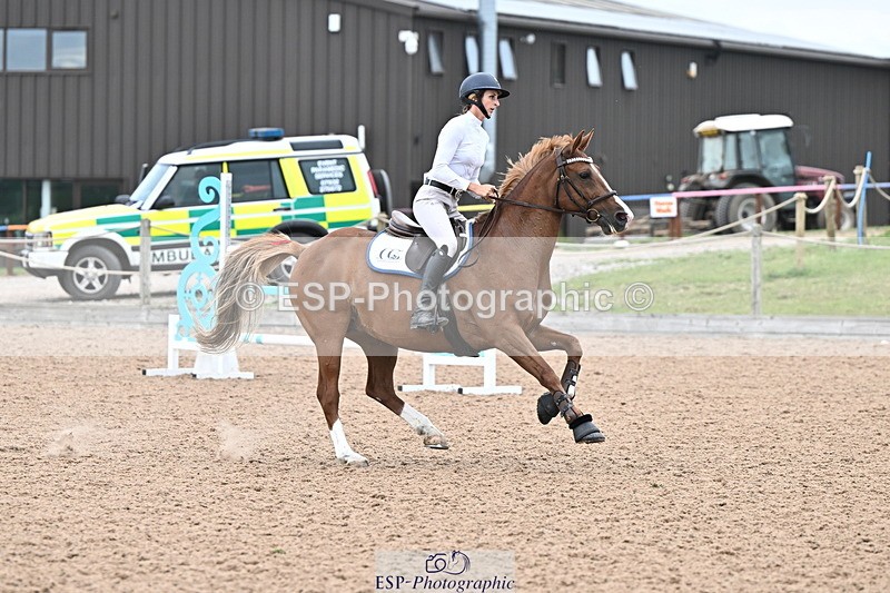 240828A-164438-01420 - Cls 5 Snr Foxhunter and 1.20m Open