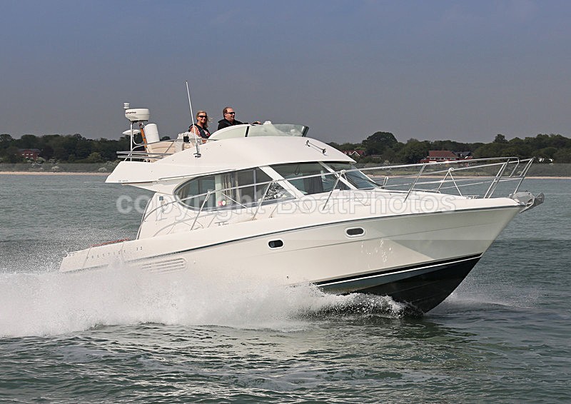 140517 SEA JADE JEANNEAU PRESTIGE 32 WT7A1665 - Flybridge Cruisers