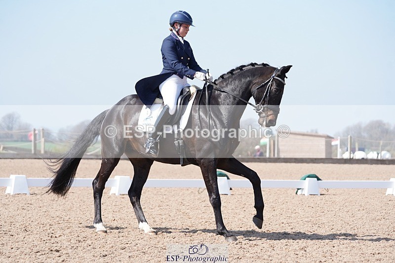 250404-133046-06189 - 003-Abbie.Newbury-Seagry.Firstamour