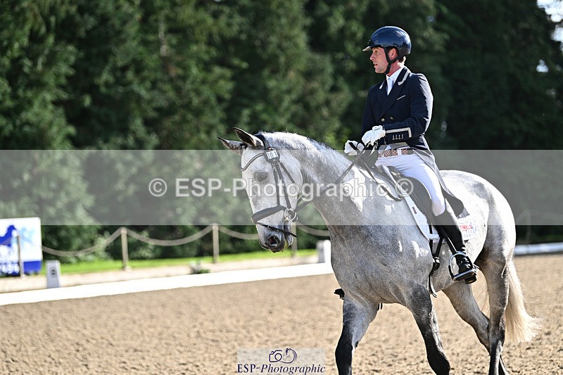 241023-143118-00529 - 001-Cameron.Beer-NEWPORTS.DEFINITELY.UNTOUCHABLE