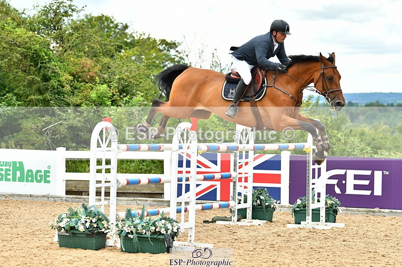 230721A-141436-06811 - Cls 22, 1 Star Gold 1.30m