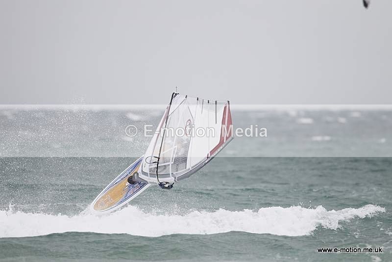 WS 020510-41 - Windsurfing