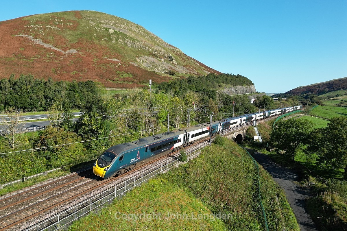 JL - 13.9.23 390122 9M51 08:00 Glasgow - Euston, Low Borobridge - West Coast Main Line (north to south)
