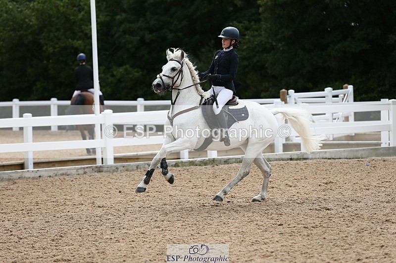 230716A-144958-04066 - Class 25a Pony Fox & 1.10 Open