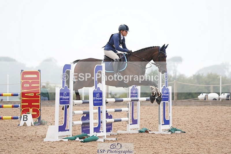 240901A-125348-07606 - 329-Hanna.Bertorelli-BWTH.CLASSIC.CUT