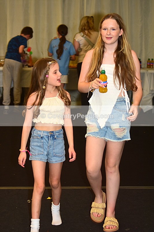 CON-392 - Joey and Ella