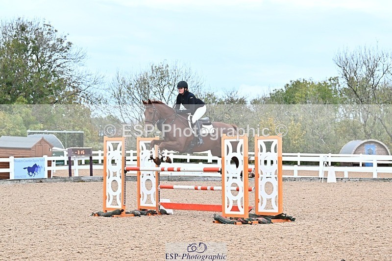 261028-142205-00946 - Foxhunter and 1.20m