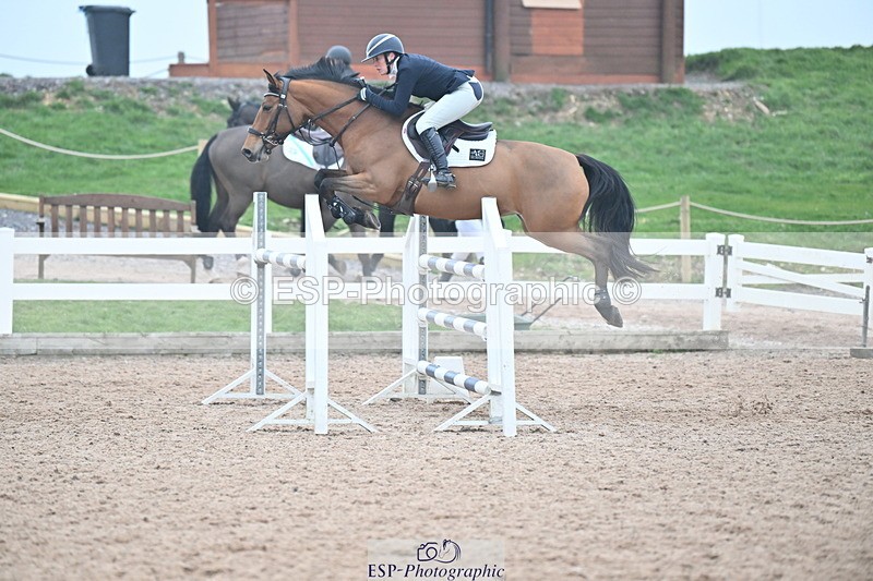 240113A-141813-02307 - Cls 13 Foxhunter and 1.20m Open