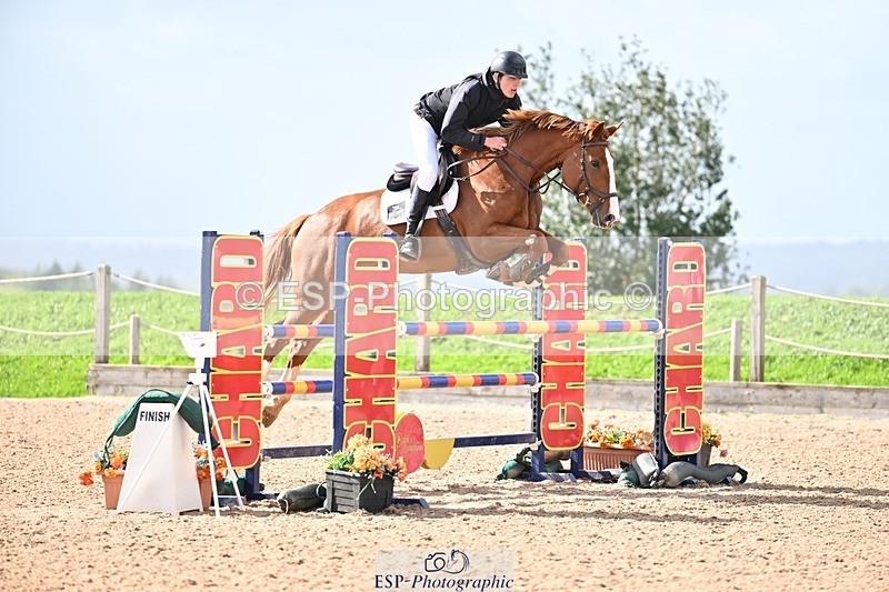 251004-125707-02106 - Cls 10 Foxhunter and 1.20m