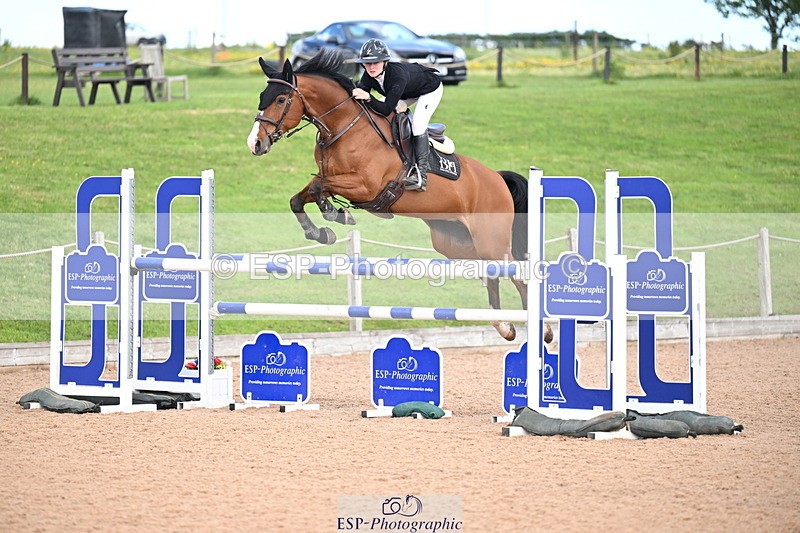260513B-150228-01203 - Cls 6 Snr Fox and 1.20m Open