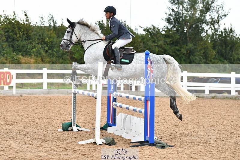 230819A-121025-00466 - Cls 25 Pony Newcomers & 1m Open