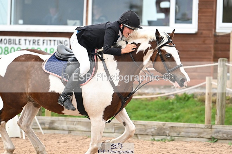 240907A-131118-01905 - Cls 3 Pony Medium Team 80cm & 90cm