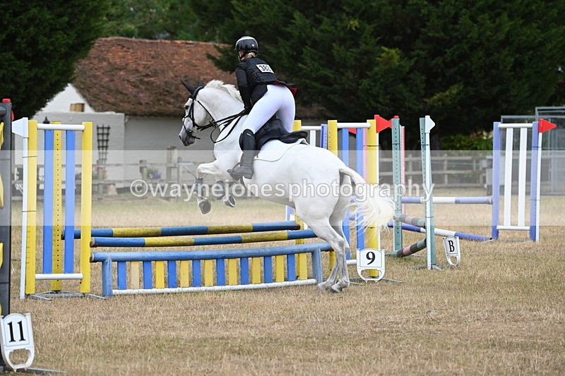 WJ6_0897 - Class 14 Intermediate Jumping 75cm