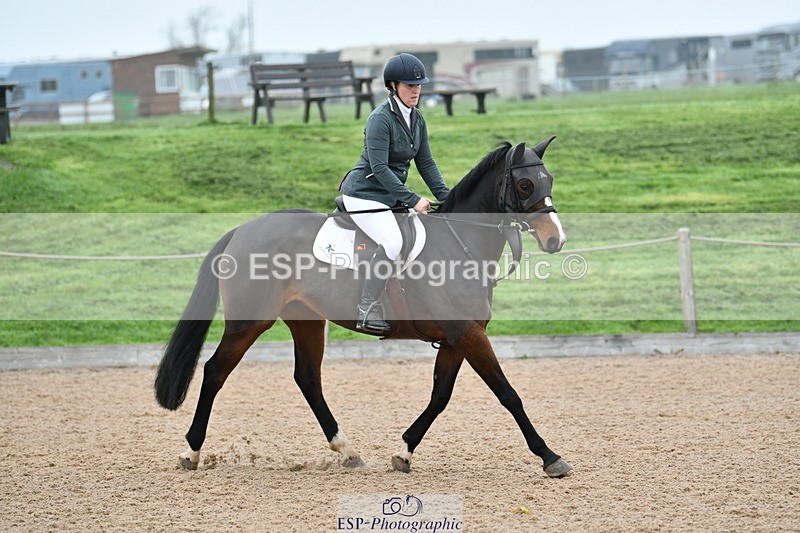 241102A-110529-04187 - SAT Cls 9 British Novice and 90cm Open