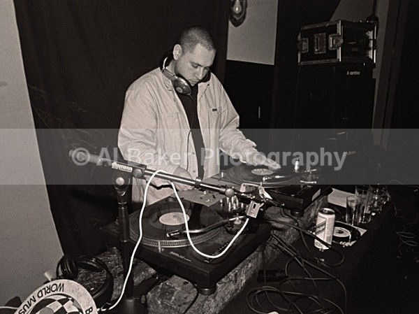 01 chubby-grooves - Eardrum @ dry bar / dry201 manchester 23.09.00