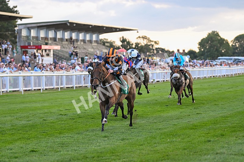 150825-Race 3-South Parade-2709 - Race 3