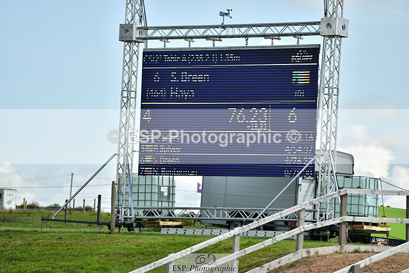 230720A-104826-01977 - Cls 5, 2 Star Medium 1.35m