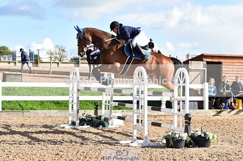 231014A-143102-05301 - Cls 15 1.05m Amateur Q 2nd R