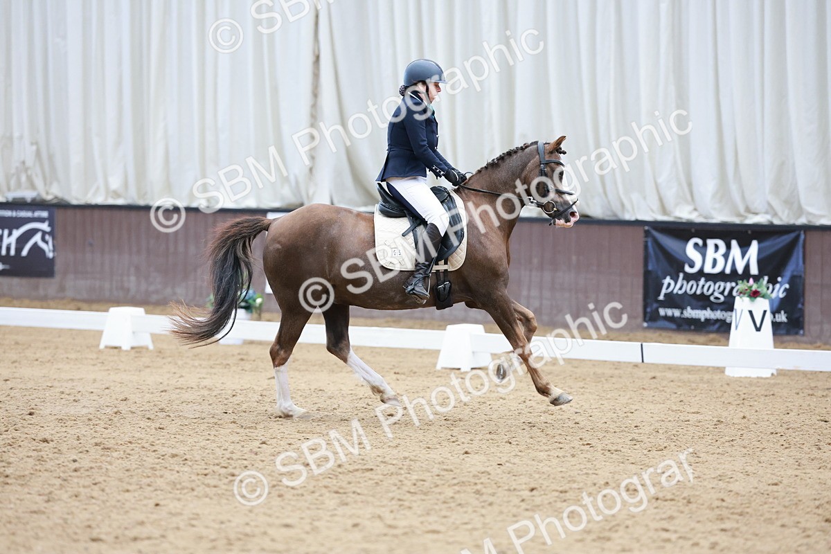 SBM_010140 - Class 6b - Novice 6 - 12.40-13.43