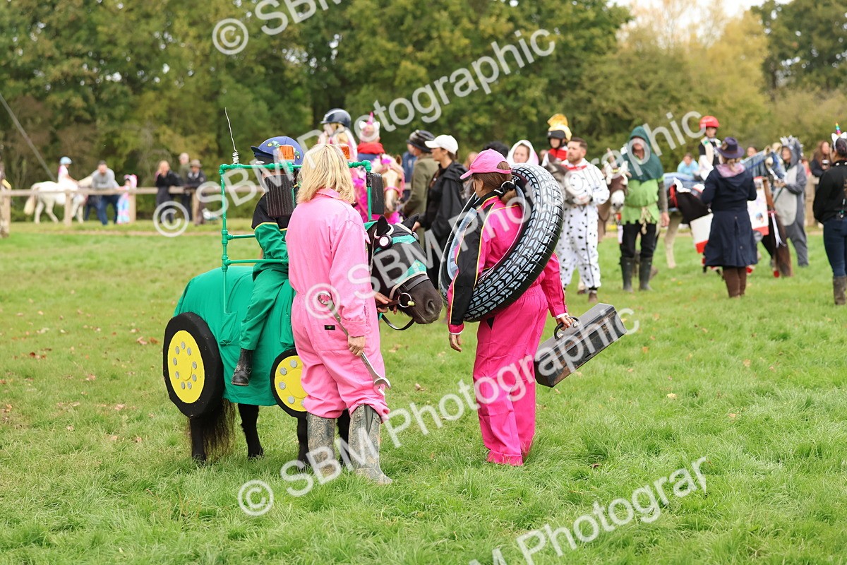 SBM_61692 - S37a - Fancy Dress Showing