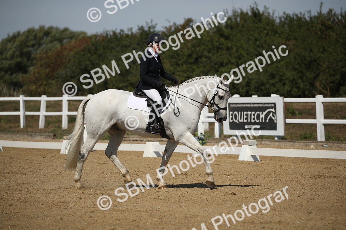 SBM_005039 - Class 11 - Novice 5 - 11.41-12.58